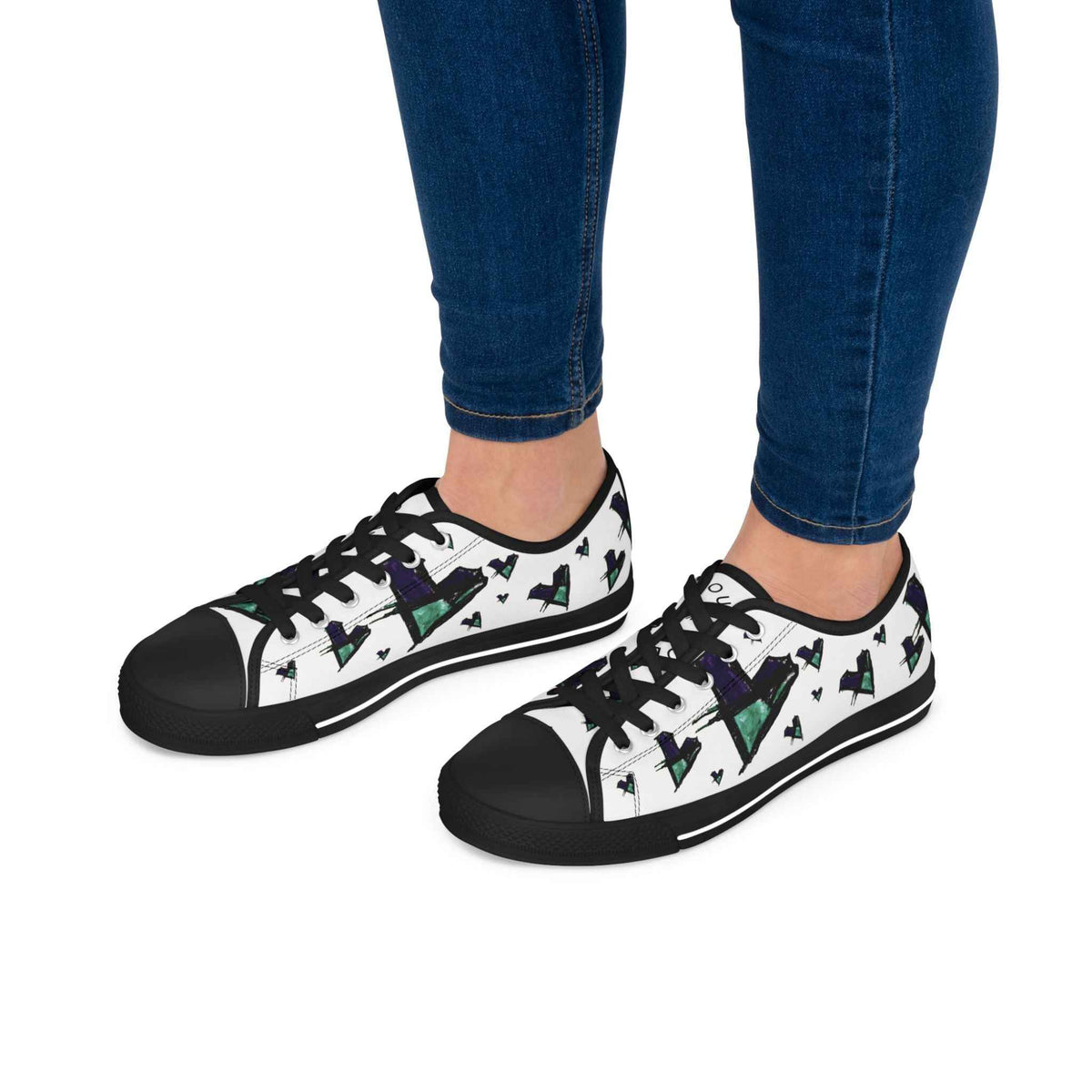 Heart Pattern Low Top Sneakers — Women's Casual Canvas Shoes