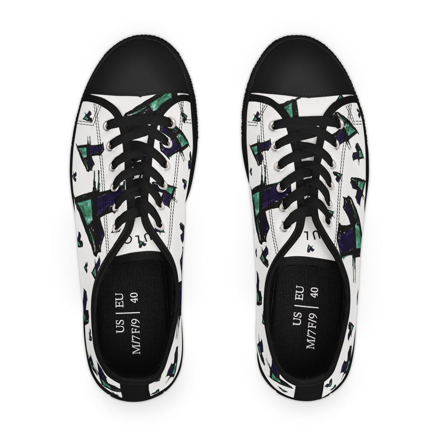 Heart Pattern Low Top Sneakers — Women's Casual Canvas Shoes