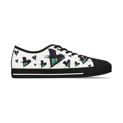 Heart Pattern Low Top Sneakers — Women's Casual Canvas Shoes